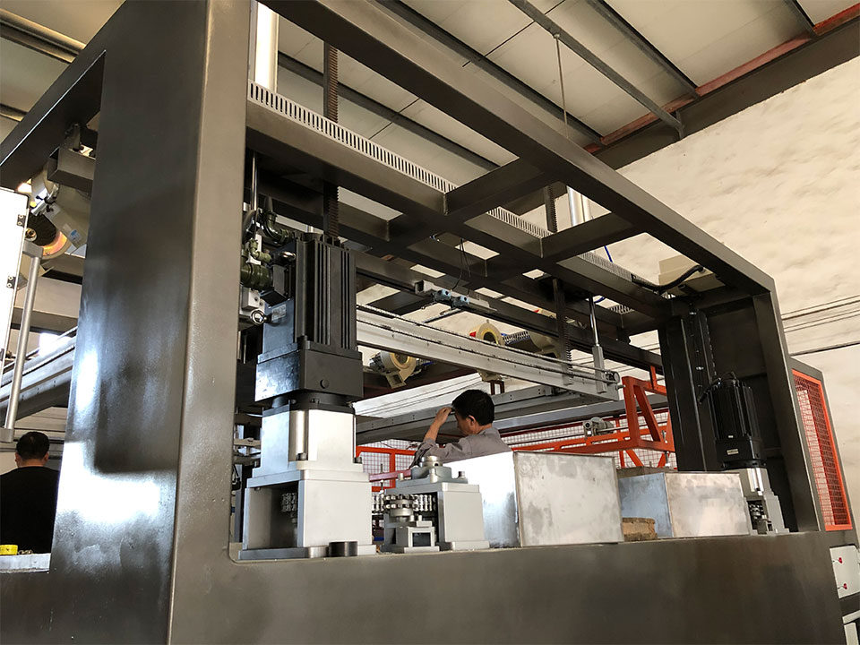 厚片吸塑機(jī)